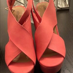Breckelles Pink Platform Peep Toe Heels